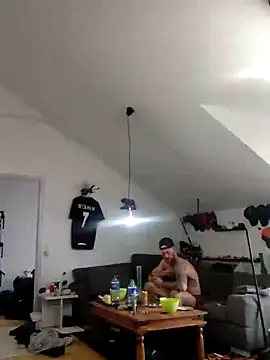 Snapshot of eltoulou chatting on December 13, 12:06 pm eltoulou online show from December 13, 12:06 pm