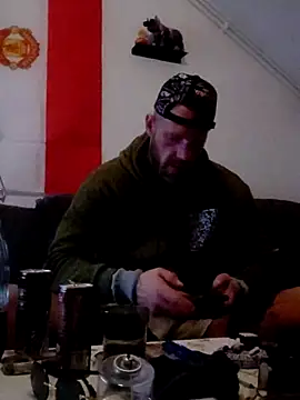 Snapshot of eltoulou chatting on March 7, 2:25 am eltoulou online show from March 7, 2:25 am