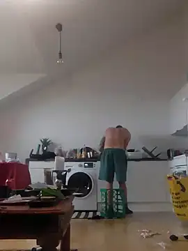 Snapshot of eltoulou chatting on December 7, 9:39 am eltoulou online show from December 7, 9:39 am