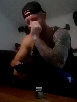 Snapshot of eltoulou chatting on December 16, 1:11 pm eltoulou online show from December 16, 1:11 pm