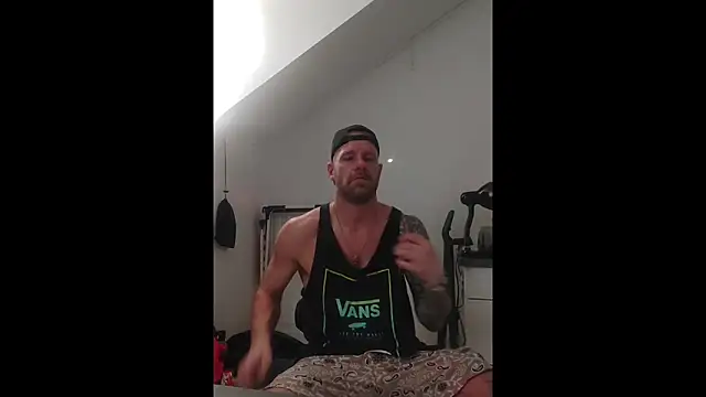 Snapshot of eltoulou chatting on January 12, 9:08 am eltoulou online show from January 12, 9:08 am