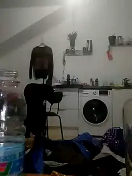 Snapshot of eltoulou chatting on December 17, 10:54 pm eltoulou online show from December 17, 10:54 pm