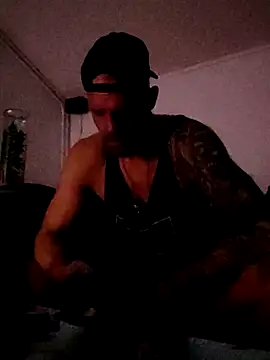 Snapshot of eltoulou chatting on March 5, 1:21 am eltoulou online show from March 5, 1:21 am