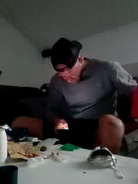 Snapshot of eltoulou chatting on March 18, 5:01 pm eltoulou online show from March 18, 5:01 pm