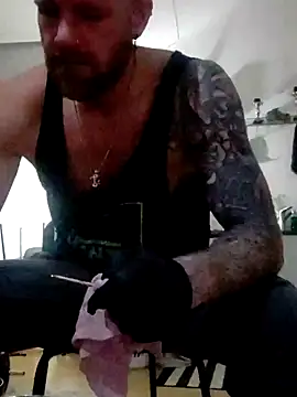 Snapshot of eltoulou chatting on January 19, 9:45 pm eltoulou online show from January 19, 9:45 pm