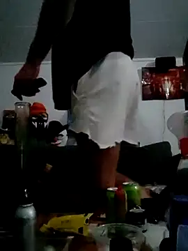 Snapshot of eltoulou chatting on February 13, 11:26 pm eltoulou online show from February 13, 11:26 pm