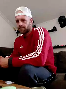 Snapshot of eltoulou chatting on December 14, 11:18 am eltoulou online show from December 14, 11:18 am