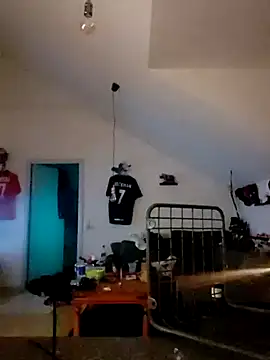 Snapshot of eltoulou chatting on December 10, 2:02 am eltoulou online show from December 10, 2:02 am