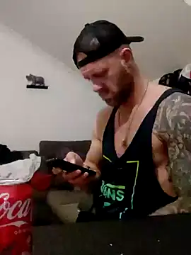 Snapshot of eltoulou chatting on December 27, 9:00 pm eltoulou online show from December 27, 9:00 pm