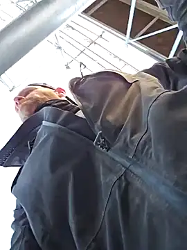 Snapshot of eltoulou chatting on December 4, 11:41 am eltoulou online show from December 4, 11:41 am