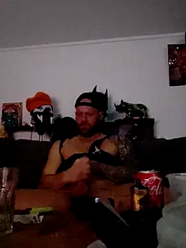 Snapshot of eltoulou chatting on February 19, 3:17 am eltoulou online show from February 19, 3:17 am