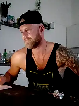 Snapshot of eltoulou chatting on January 4, 12:59 am eltoulou online show from January 4, 12:59 am