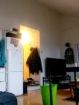 Snapshot of eltoulou chatting on February 24, 3:53 pm eltoulou online show from February 24, 3:53 pm