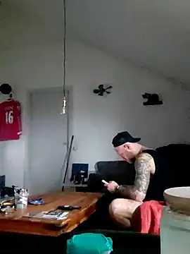 Snapshot of eltoulou chatting on December 19, 1:51 pm eltoulou online show from December 19, 1:51 pm