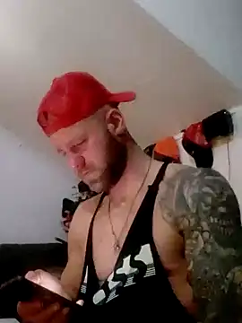 Snapshot of eltoulou chatting on January 23, 11:05 pm eltoulou online show from January 23, 11:05 pm