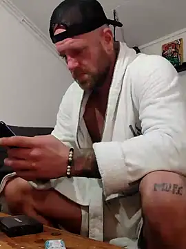 Snapshot of eltoulou chatting on December 31, 2:36 pm eltoulou online show from December 31, 2:36 pm