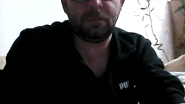 crissbadboy online show from November 24, 6:42 pm