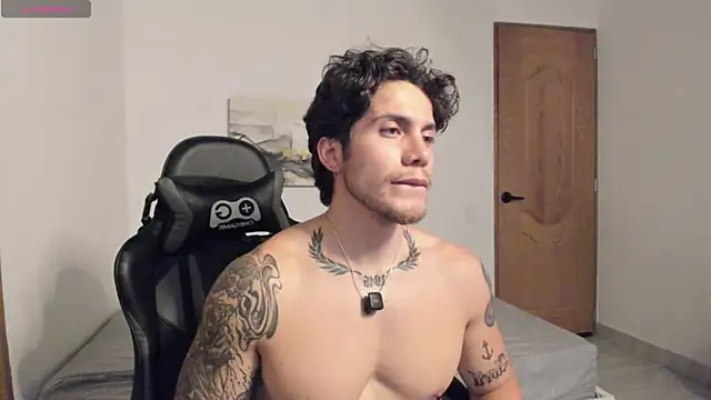 LucianSinclair online show from May 21, 2:29 am