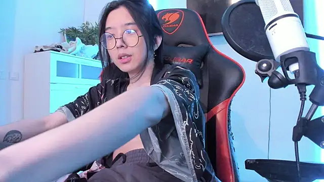 wexlee7 online show from November 11, 10:26 pm