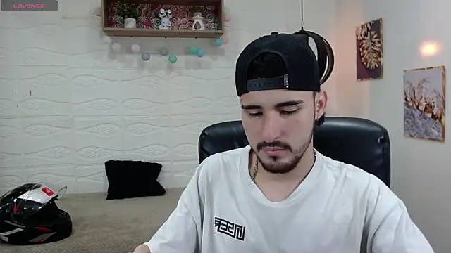 DmitriSanders online show from January 17, 9:10 pm