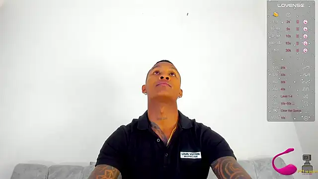 Snapshot of esteveen_ortegas_ chatting on February 21, 7:01 am esteveen ortegas  online show from February 21, 7:01 am