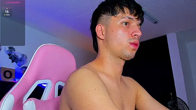 Issac james  online show from October 28, 8:17 am