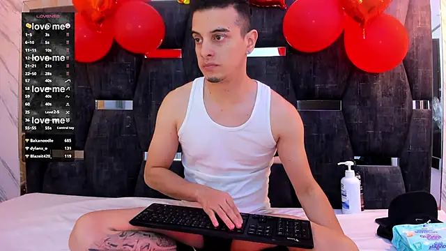 Snapshot of Maximo__ chatting on February 9, 9:49 pm Maximo   online show from February 9, 9:49 pm