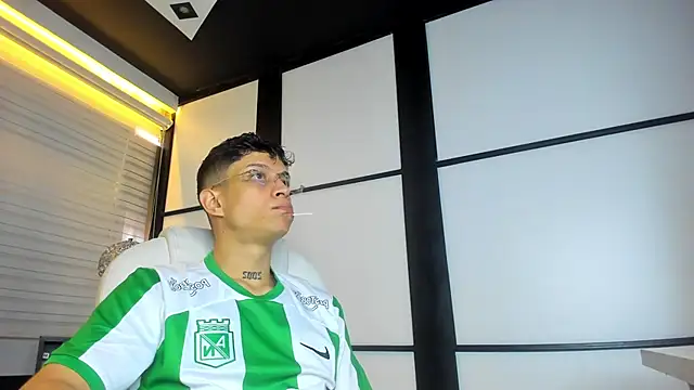 Snapshot of AgarEvans chatting on December 27, 1:50 pm AgarEvans online show from December 27, 1:50 pm