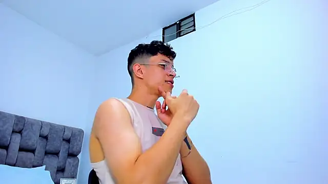 Snapshot of AgarEvans chatting on December 29, 4:38 am AgarEvans online show from December 29, 4:38 am