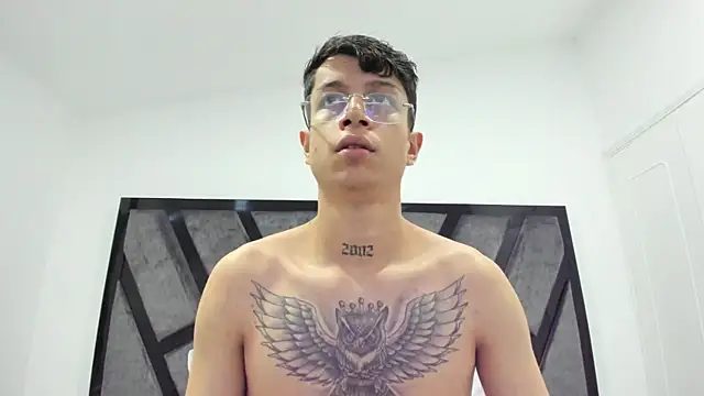 Snapshot of AgarEvans chatting on January 15, 5:19 am AgarEvans online show from January 15, 5:19 am