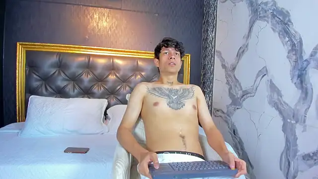 Snapshot of AgarEvans chatting on October 28, 3:20 am AgarEvans online show from October 28, 3:20 am