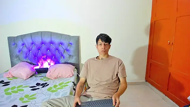 Snapshot of AgarEvans chatting on October 10, 6:56 pm AgarEvans online show from October 10, 6:56 pm