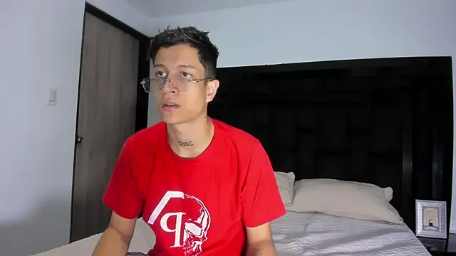 Snapshot of AgarEvans chatting on January 8, 4:44 am AgarEvans online show from January 8, 4:44 am