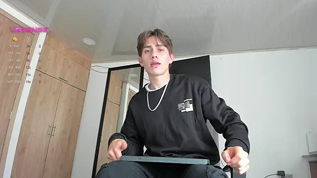 manucute 23  online show from February 28, 5:48 pm