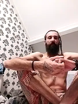 treeandmoon online show from December 20, 8:38 pm