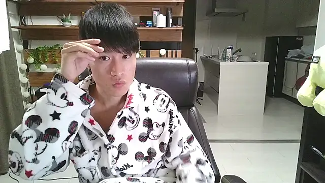 Snapshot of IroManager chatting on October 25, 1:35 pm IroManager online show from October 25, 1:35 pm