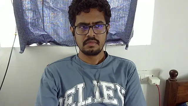 The SHY uncut online show from October 4, 4:39 am