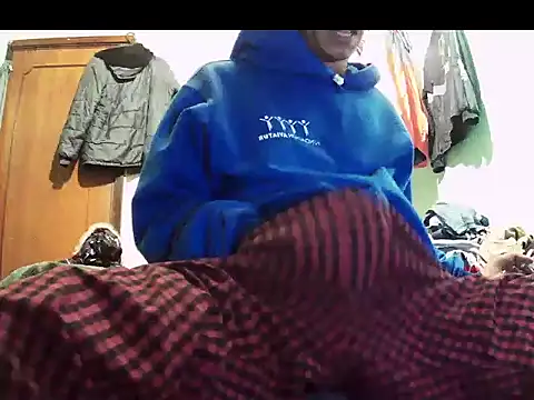 andrescaraballo online show from April 20, 5:21 am