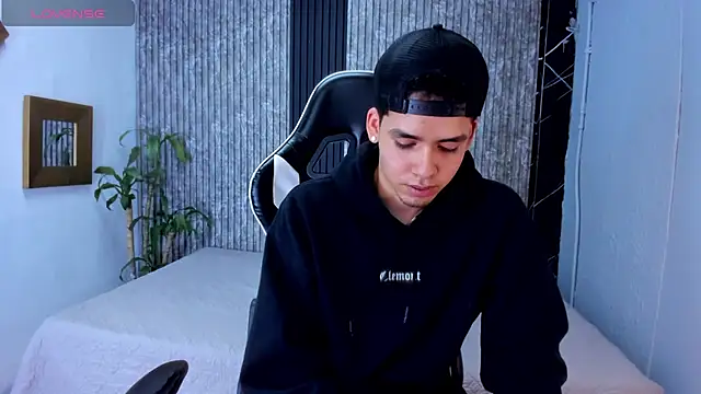 Mike 0233  online show from September 27, 4:43 am