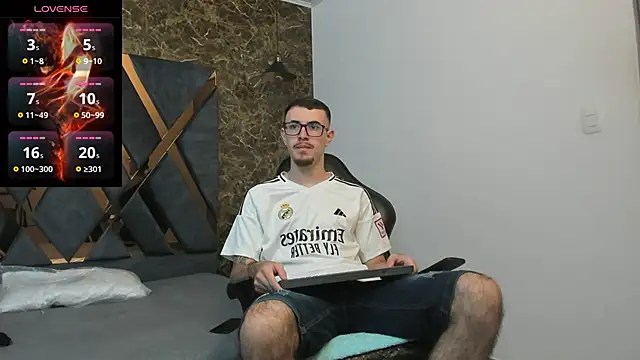 Snapshot of CodyWalkerR chatting on January 25, 5:08 pm CodyWalkerR online show from January 25, 5:08 pm