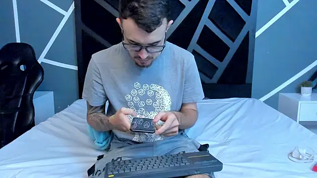 Snapshot of CodyWalkerR chatting on March 11, 5:13 pm CodyWalkerR online show from March 11, 5:13 pm