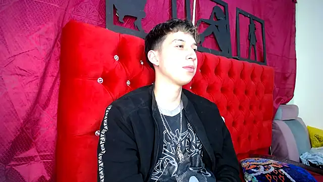 Snapshot of _Thomas_hot_ chatting on March 19, 4:36 am  Thomas hot  online show from March 19, 4:36 am