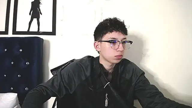 Snapshot of _Thomas_hot_ chatting on September 11, 11:59 pm  Thomas hot  online show from September 11, 11:59 pm