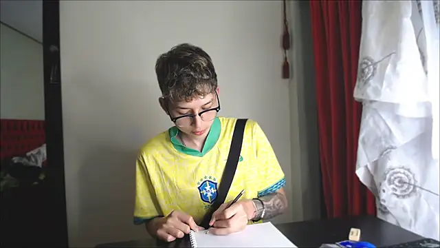 Snapshot of _Thomas_hot_ chatting on December 26, 6:33 pm  Thomas hot  online show from December 26, 6:33 pm