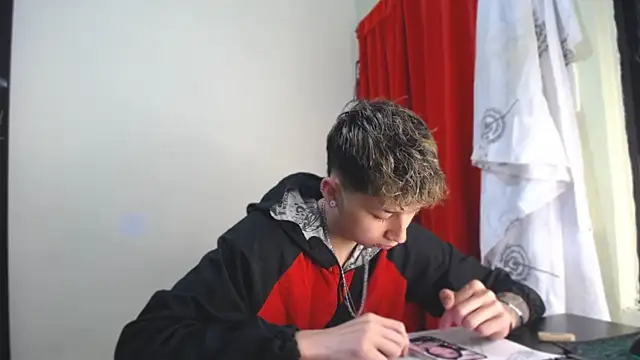 Snapshot of _Thomas_hot_ chatting on January 9, 9:37 pm  Thomas hot  online show from January 9, 9:37 pm