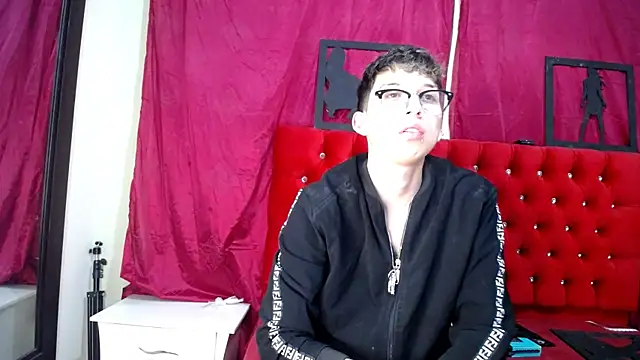 Snapshot of _Thomas_hot_ chatting on March 16, 11:49 am  Thomas hot  online show from March 16, 11:49 am