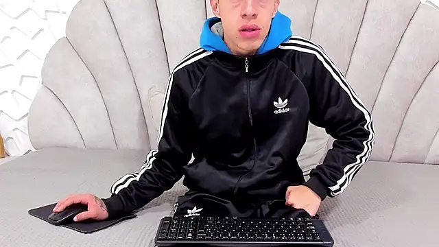 thiago19s online show from March 12, 3:18 pm