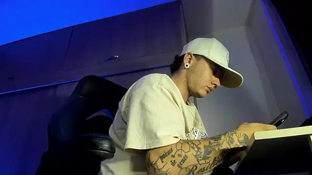 male pussy online show from November 3, 1:54 am