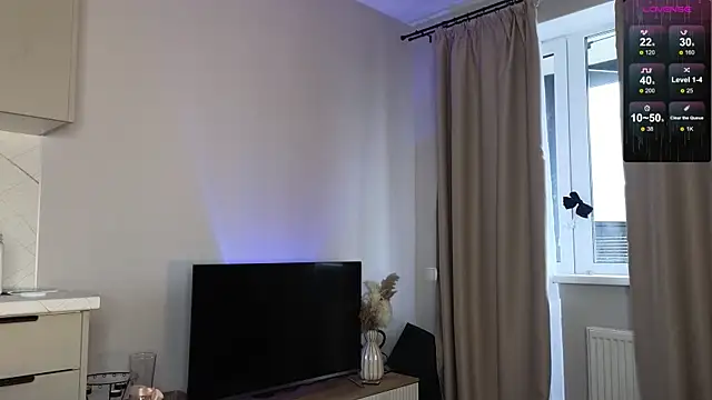 Snapshot of R1mmo__ chatting on September 15, 2:07 pm R1mmo   online show from September 15, 2:07 pm