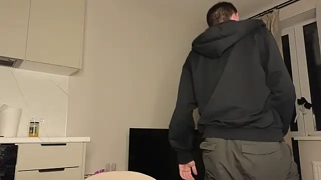 Snapshot of R1mmo__ chatting on October 19, 12:48 am R1mmo   online show from October 19, 12:48 am